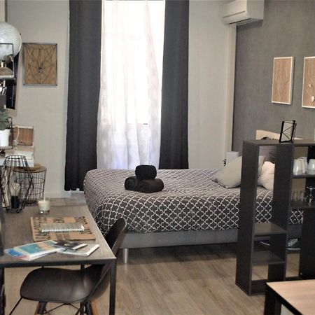 Studio Industriel De Steenia Vieux Port Apartment Marseille Luaran gambar