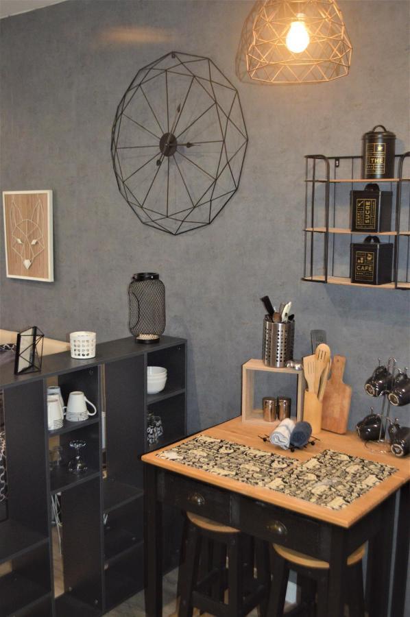 Studio Industriel De Steenia Vieux Port Apartment Marseille Luaran gambar