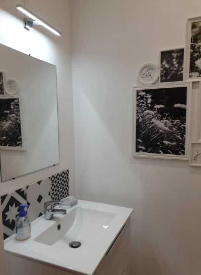 Studio Industriel De Steenia Vieux Port Apartment Marseille Luaran gambar